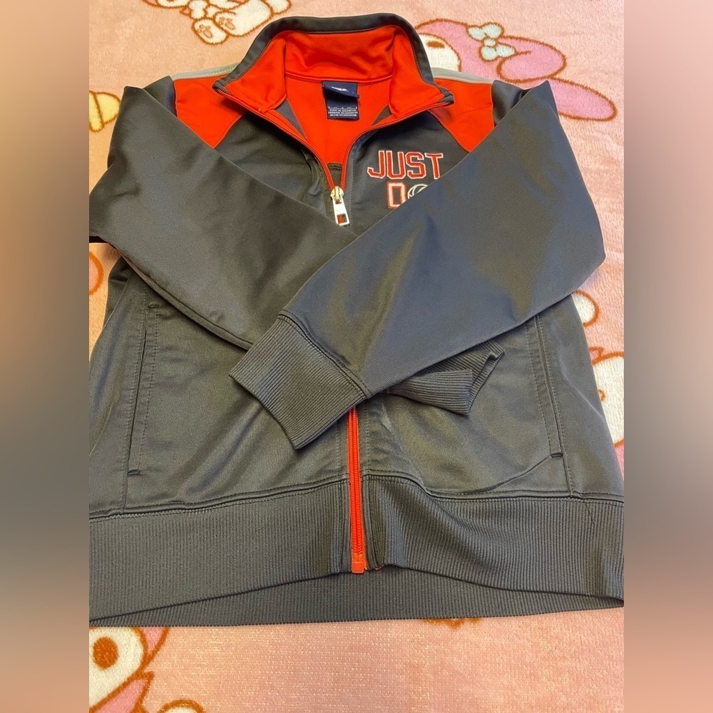 Nike - Picture 3 of 3